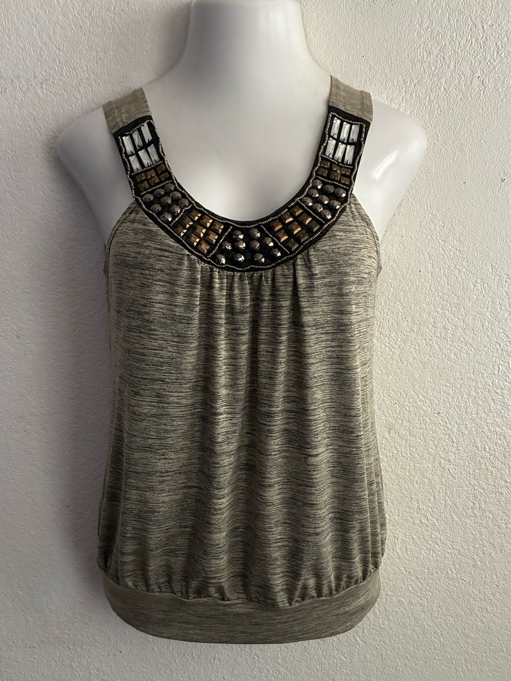 BCX Embellishments Crew-Neckline Sleeveless Top L